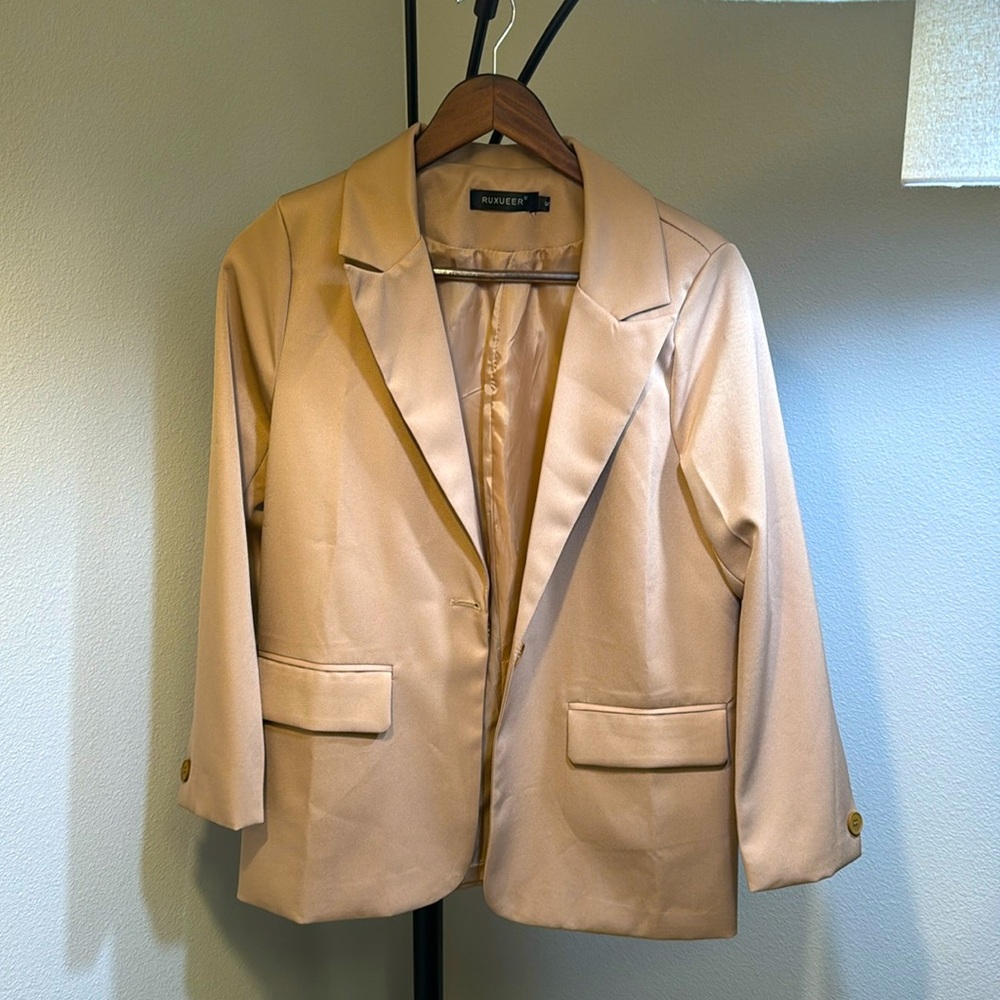New Slightly Oversized Blazer